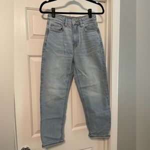 American Eagle Outfitters AE Stretch Mom Straight Jean